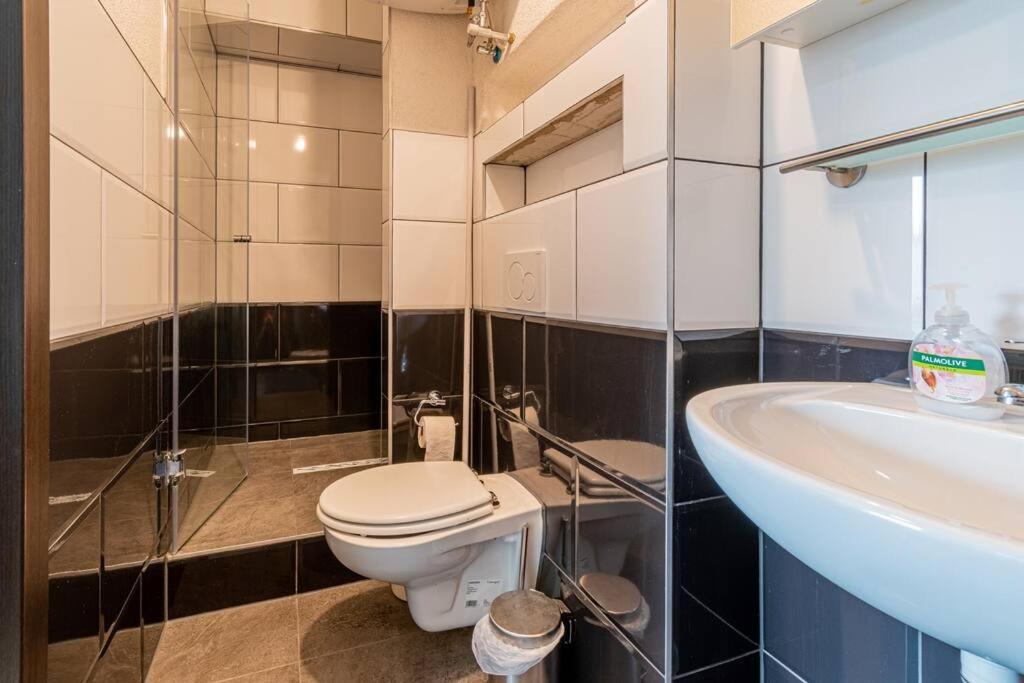 Gemuetliches Apartment In Нойвид Экстерьер фото